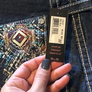 🚨 NEW 🚨 Miss Me Jeans
